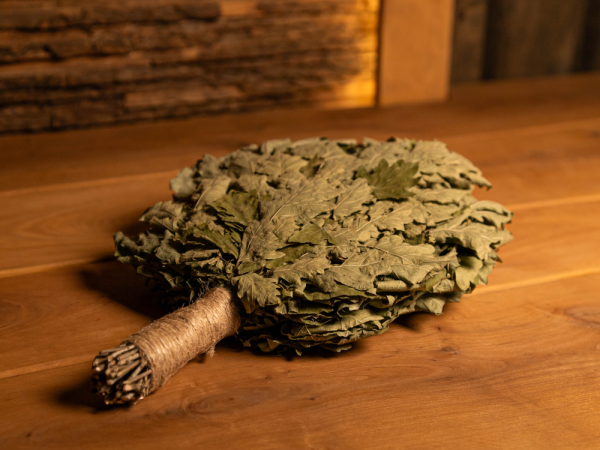 Веник для бани Woodson Премиум, кавказский дуб с обмоткой Веник для бани Woodson Премиум, кавказский дуб с обмоткой